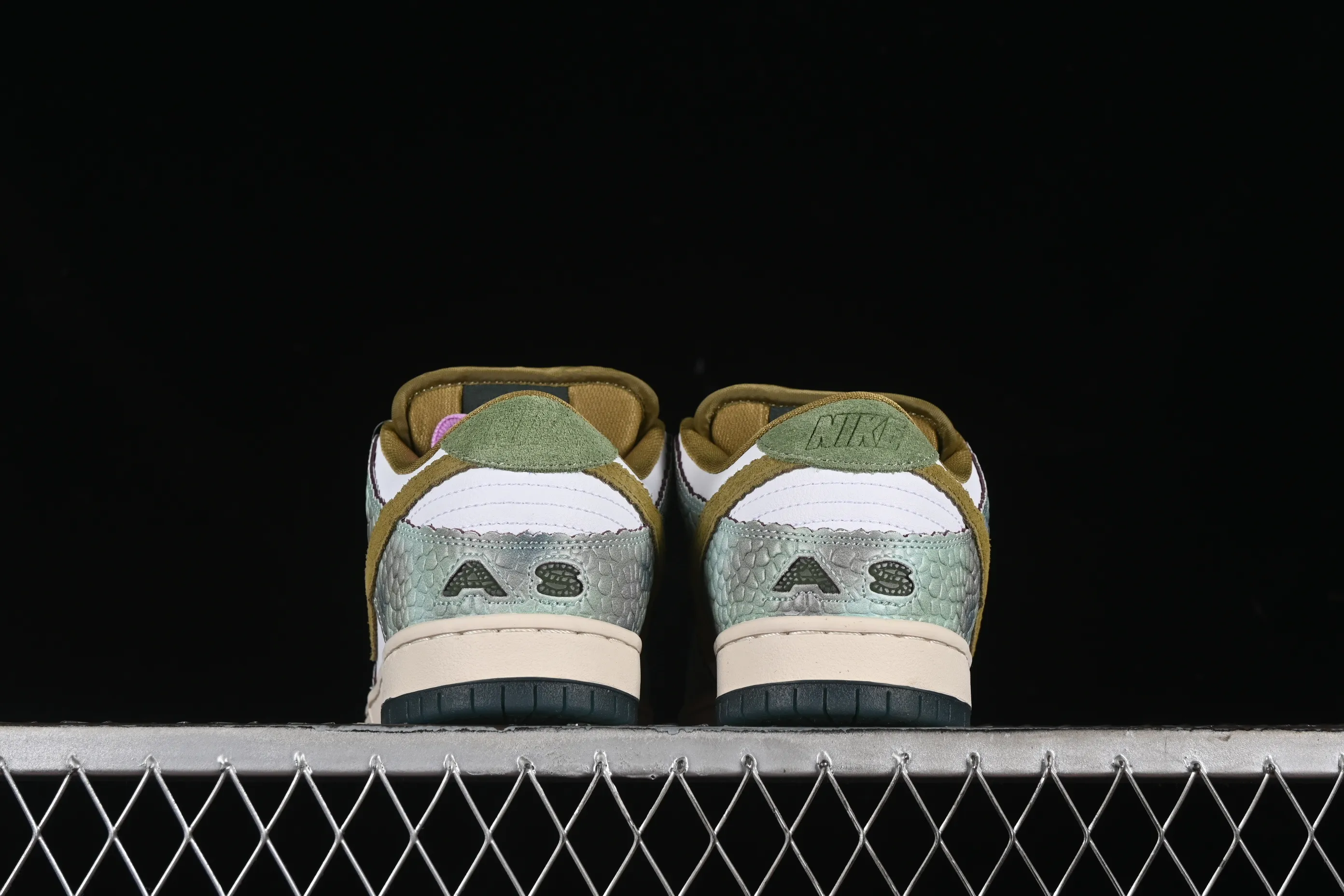 All Categories Nk SB Dunk Series Nk SB Dunk Low Low-top sneakers C version Alexis Sablone x Nk SB Dunk Low Reptile SB low-top casual sneakers HJ3386-300